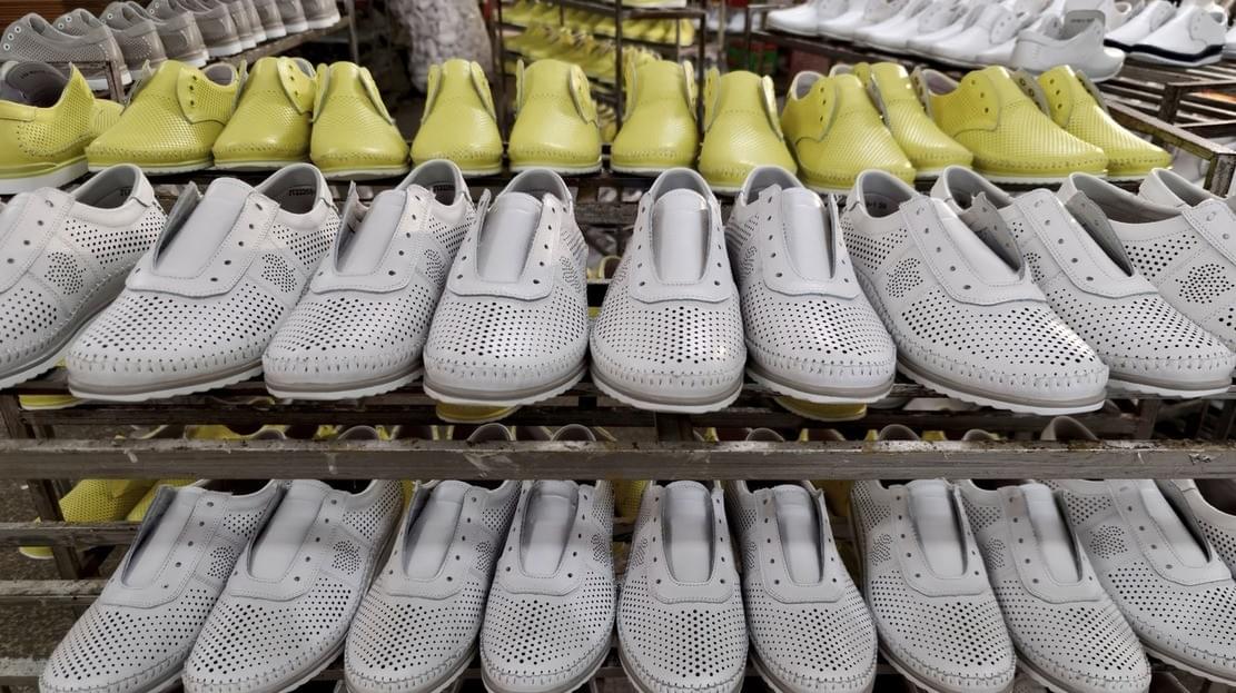 Xuanfeng footwear factory – OEM custom leather shoes bulk supply Xuanfeng footwear factory – OEM custom leather shoes bulk supply