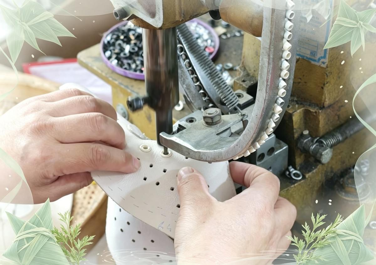 shoe-upper-eyelet-punching-process shoe-upper-eyelet-punching-process
