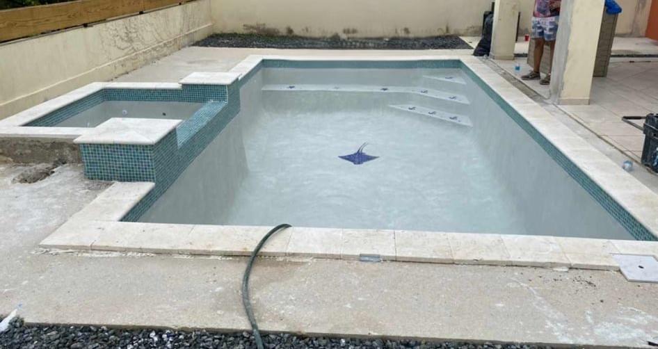 Construcción de Piscina en San Lorenzo por La EKI Construction Construcción de Piscina en San Lorenzo por La EKI Construction
