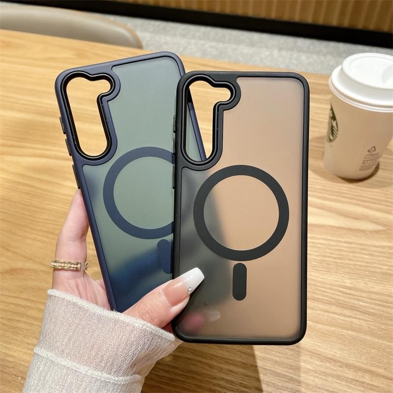 Silky frosted translucent acrylic back | Strong built‑in magnet