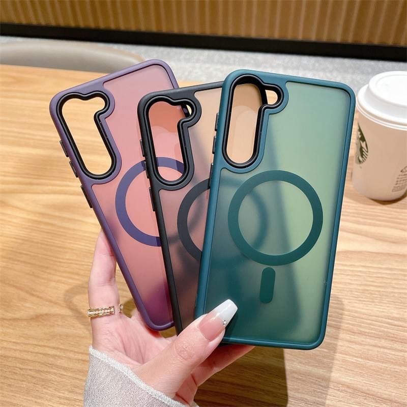 Silky frosted translucent acrylic back | Strong built‑in magnet