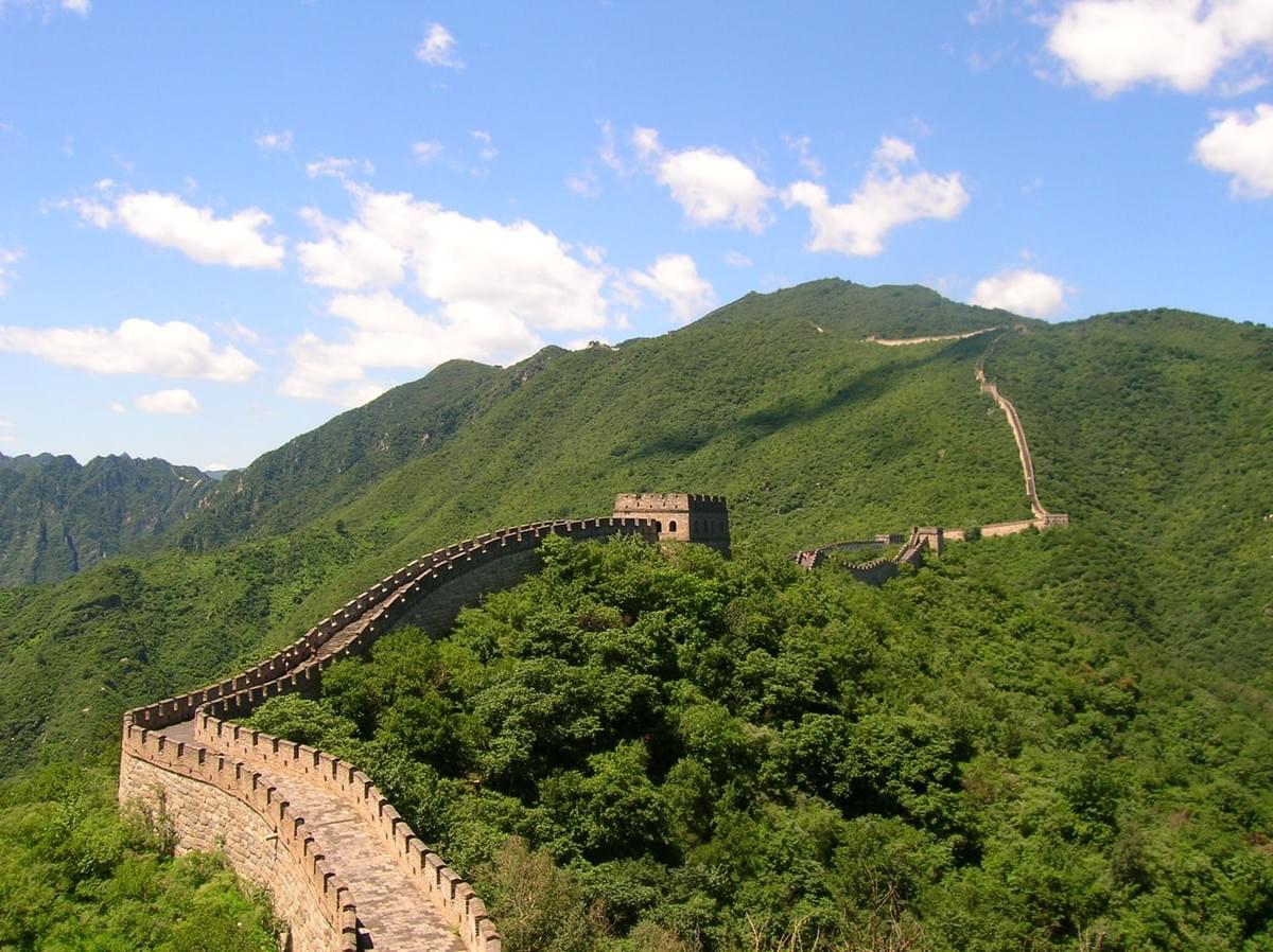 Great Wall at Mutianyu near Beijing — Nicolas Perrault III / Velatrix, CC0. Great Wall at Mutianyu near Beijing — Nicolas Perrault III / Velatrix, CC0.