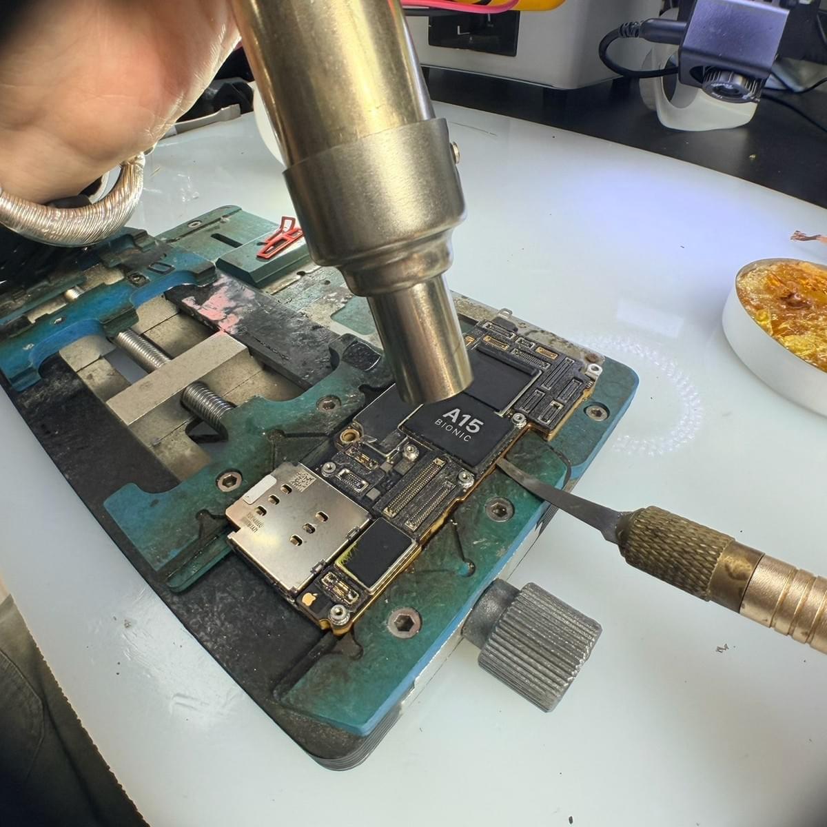 Provide professional iPhone screen replacement service, use high-quality parts, ensure clear picture, sensitive touch, make your phone look brand new. Screen replacement Our service Apple mobile phone professional repair, replace battery, replace screen, replace motherboard, service scope: Xizhi, Nangang, Neihu, Songshan, Wudu, Baifu Community, Qidu, Keelung, iPhone emergency repair, phone: 0911923977, LINE ID: 0911923977 Provide professional iPhone screen replacement service, use high-quality parts, ensure clear picture, sensitive touch, make your phone look brand new. Screen replacement Our service Apple mobile phone professional repair, replace battery, replace screen, replace motherboard, service scope: Xizhi, Nangang, Neihu, Songshan, Wudu, Baifu Community, Qidu, Keelung, iPhone emergency repair, phone: 0911923977, LINE ID: 0911923977