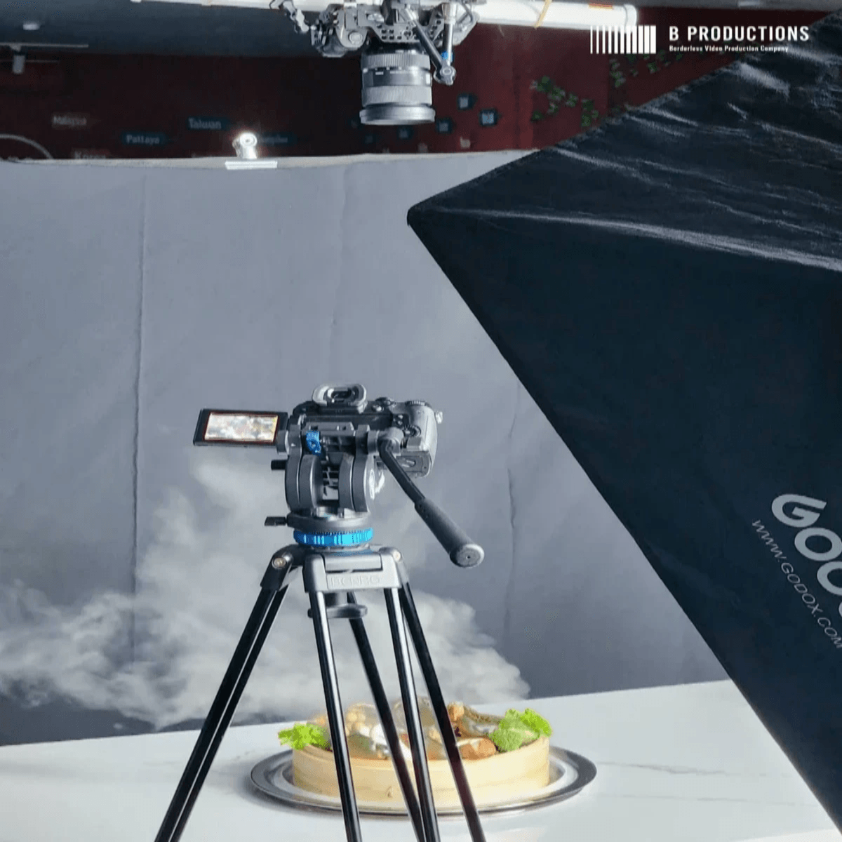 Công ty B PRODUCTIONS đang quay TVC trong studio Công ty B PRODUCTIONS đang quay TVC trong studio