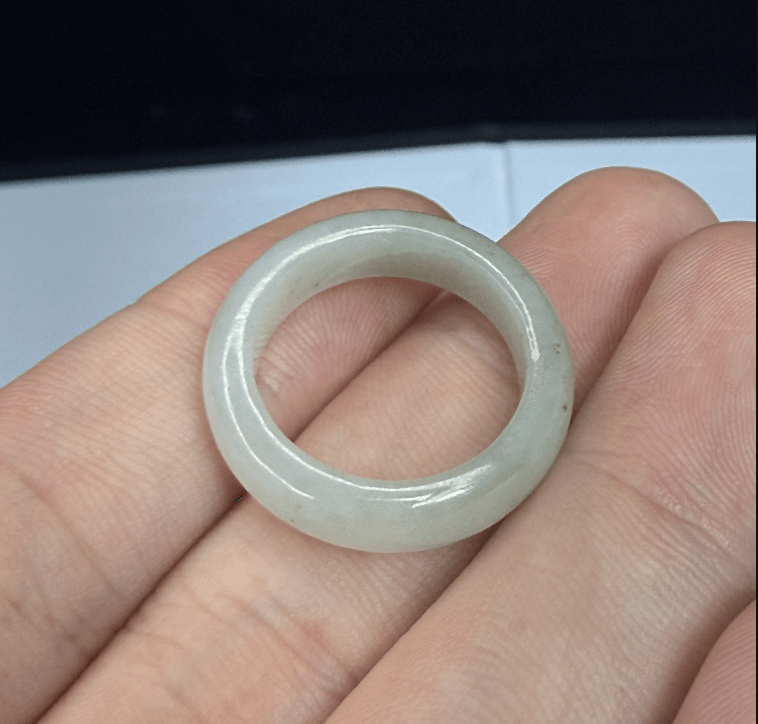 【翡翠戒指】|天然 A 貨翡翠冰潤晴水「厚裝寬版」素圈線戒