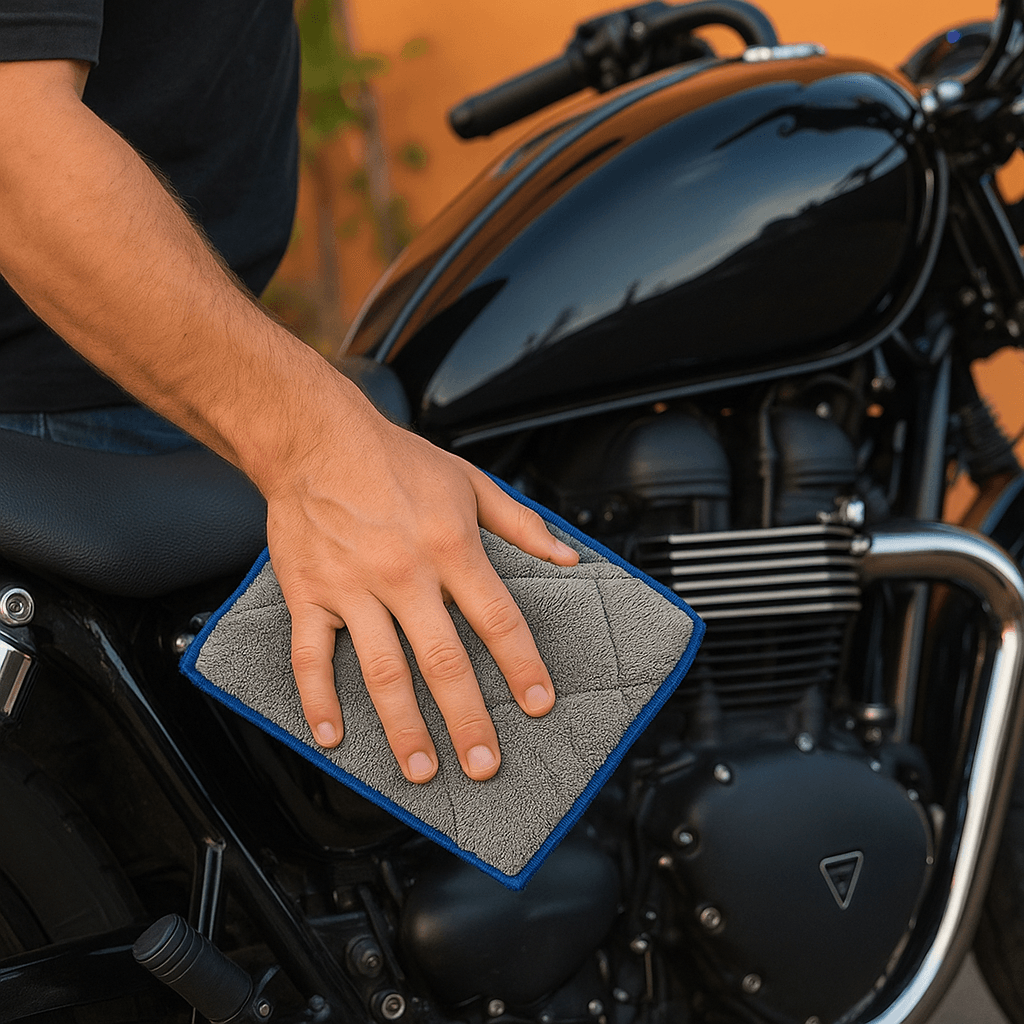 Laveur Doux Nanotuch® – Nettoyage Moto Sans Trace Ni Rayure Laveur Doux Nanotuch® – Nettoyage Moto Sans Trace Ni Rayure