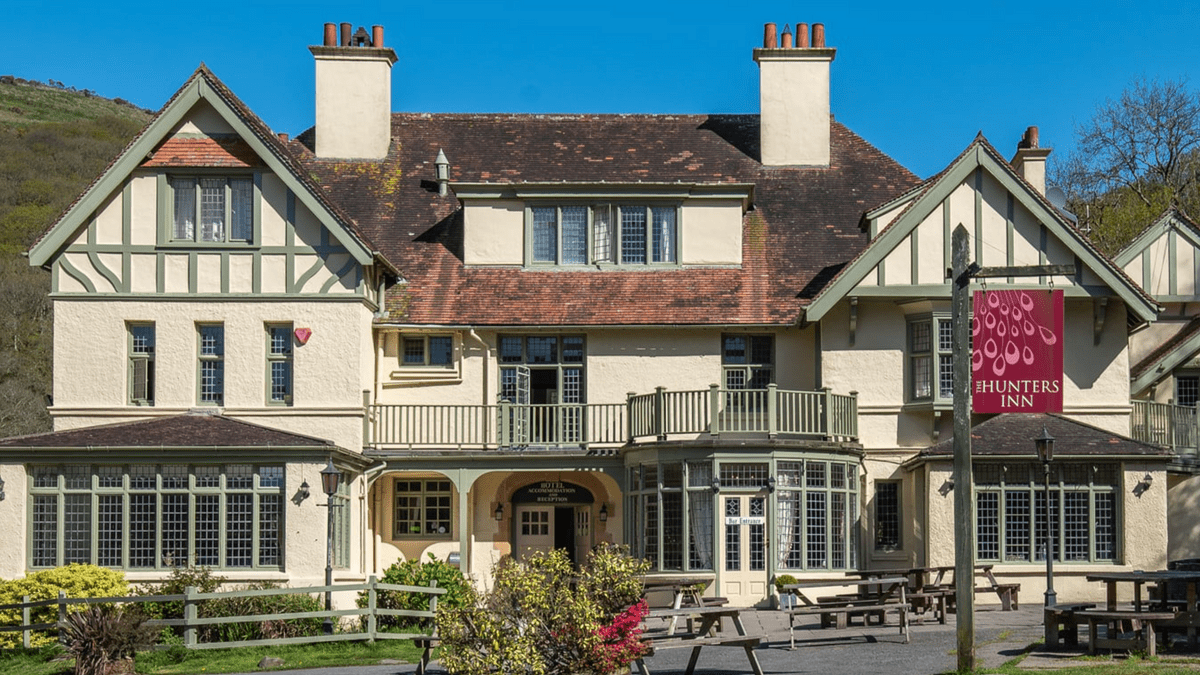 Hunters Inn pub and Hotel in the Heddon Valley. Hunters Inn pub and Hotel in the Heddon Valley.
