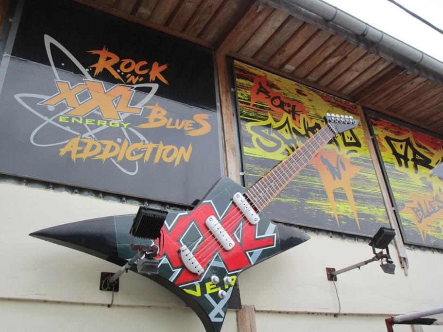 Même en afrique, il y a des clubs de rock et de blues addicts Même en afrique, il y a des clubs de rock et de blues addicts
