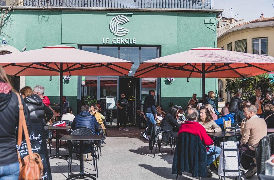 La Terrasse Ensoleillée du Cercle La Terrasse Ensoleillée du Cercle
