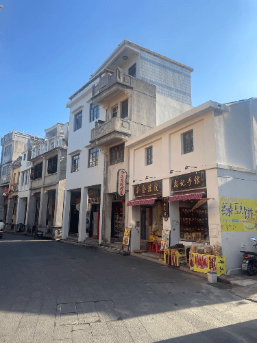 Historic shopfronts along Doumen Old Street in Doumen District, Zhuhai Historic shopfronts along Doumen Old Street in Doumen District, Zhuhai