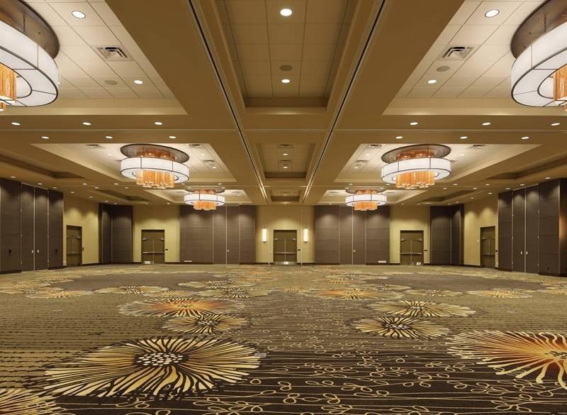 Contemporary drum shade chandelier with soft fabric diffuser, ideal for modern banquet halls, wedding receptions, and upscale dining areas. Contemporary drum shade chandelier with soft fabric diffuser, ideal for modern banquet halls, wedding receptions, and upscale dining areas.