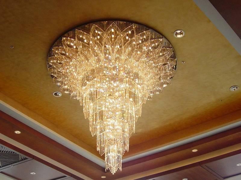 Wide floral crystal chandelier with 6-foot span for large hotel lobbies Wide floral crystal chandelier with 6-foot span for large hotel lobbies