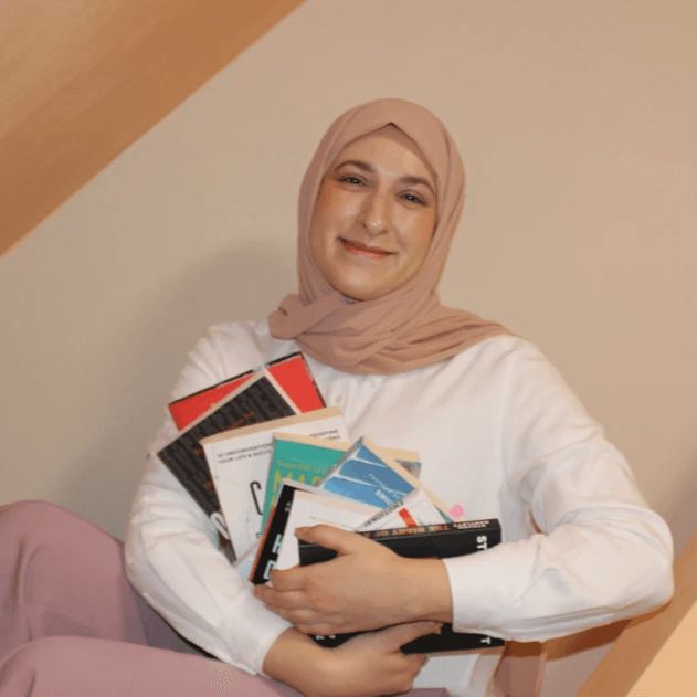 Klara - hypnotherapist and RTT - Helping women overcome inner limits and create success in their own way - without fighting themselves. Klara - hypnotherapist and RTT - Helping women overcome inner limits and create success in their own way - without fighting themselves.