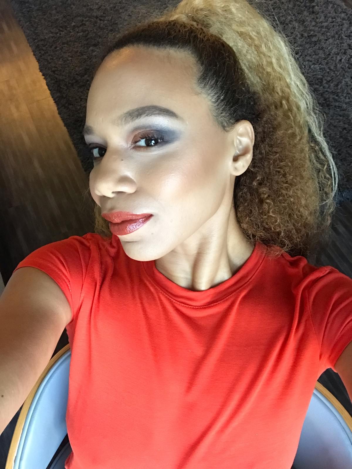 Unretouched Selfie with natural light wearing E.L.F. Cosmetics Modern Metals Collection Unretouched Selfie with natural light wearing E.L.F. Cosmetics Modern Metals Collection