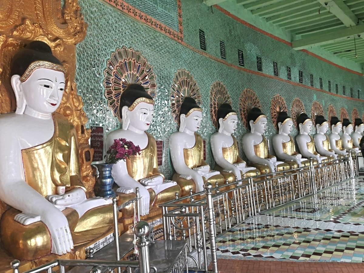 Statues of Buddhas inside U Min Thonze, Sagaing, Mandalay, Myanmar Statues of Buddhas inside U Min Thonze, Sagaing, Mandalay, Myanmar