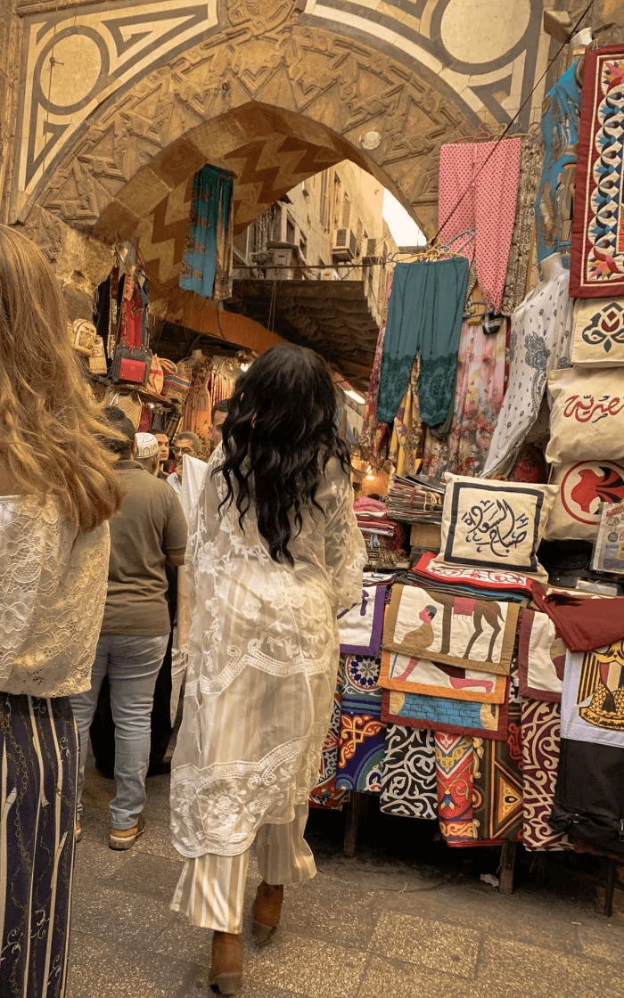 CulturesUncovered Brit Thompson Egypt bags market Khan el-khalili bazaar street market souq souk shouk black girls solo travel CulturesUncovered Brit Thompson Egypt bags market Khan el-khalili bazaar street market souq souk shouk black girls solo travel