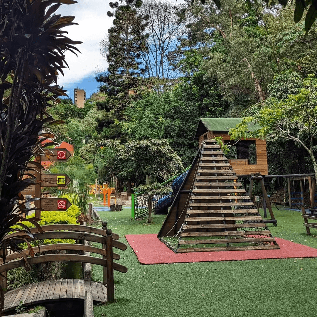 Kid-friendly park in Medellín’s Poblado neighborhood Kid-friendly park in Medellín’s Poblado neighborhood