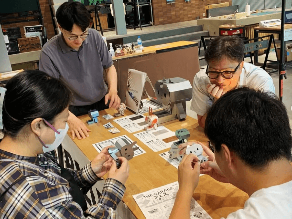 A clean, folded presence on display. Visitors paused, leaned in, and discovered how raw metal transforms into functional form through thoughtful design. A clean, folded presence on display. Visitors paused, leaned in, and discovered how raw metal transforms into functional form through thoughtful design.