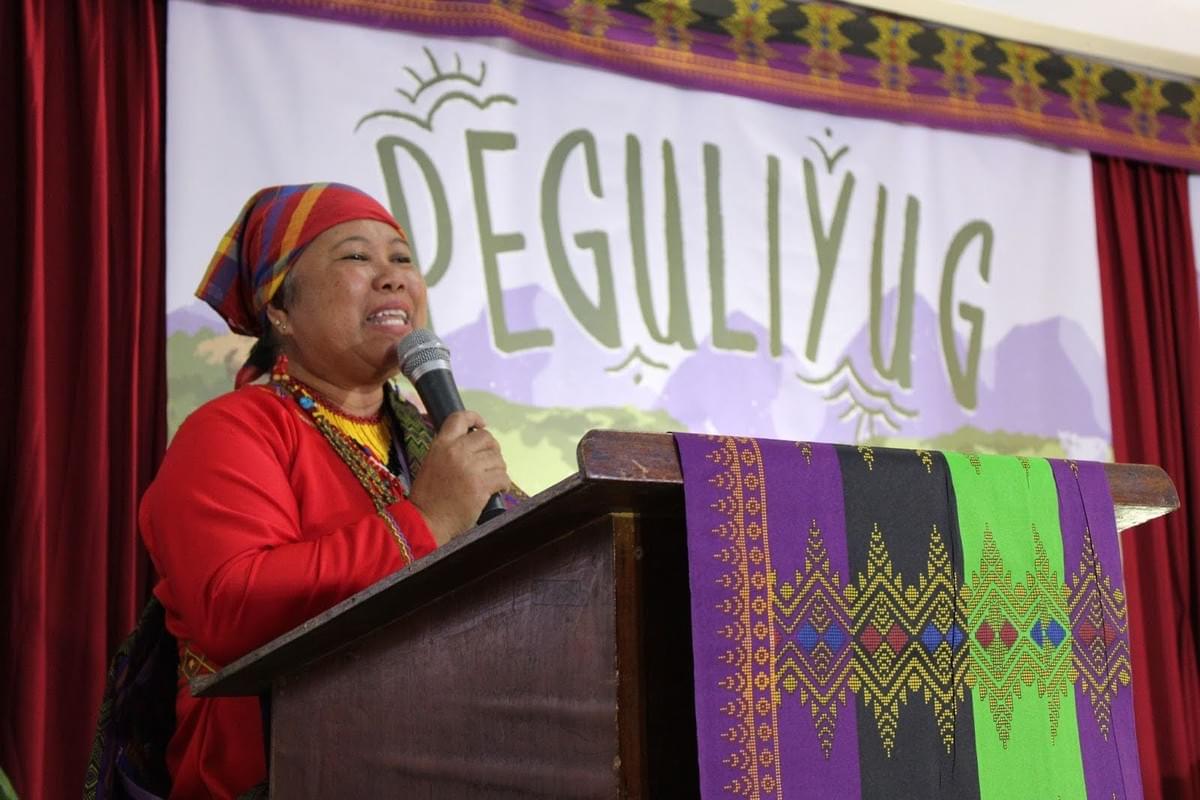 Si Wilma Tero-Mangilay, sa kanyang acceptance speech para sa IWoMen Award noong Agosto 2024 sa pagtatapos ng LILAK IWoMen Batch 2. Si Wilma Tero-Mangilay, sa kanyang acceptance speech para sa IWoMen Award noong Agosto 2024 sa pagtatapos ng LILAK IWoMen Batch 2.