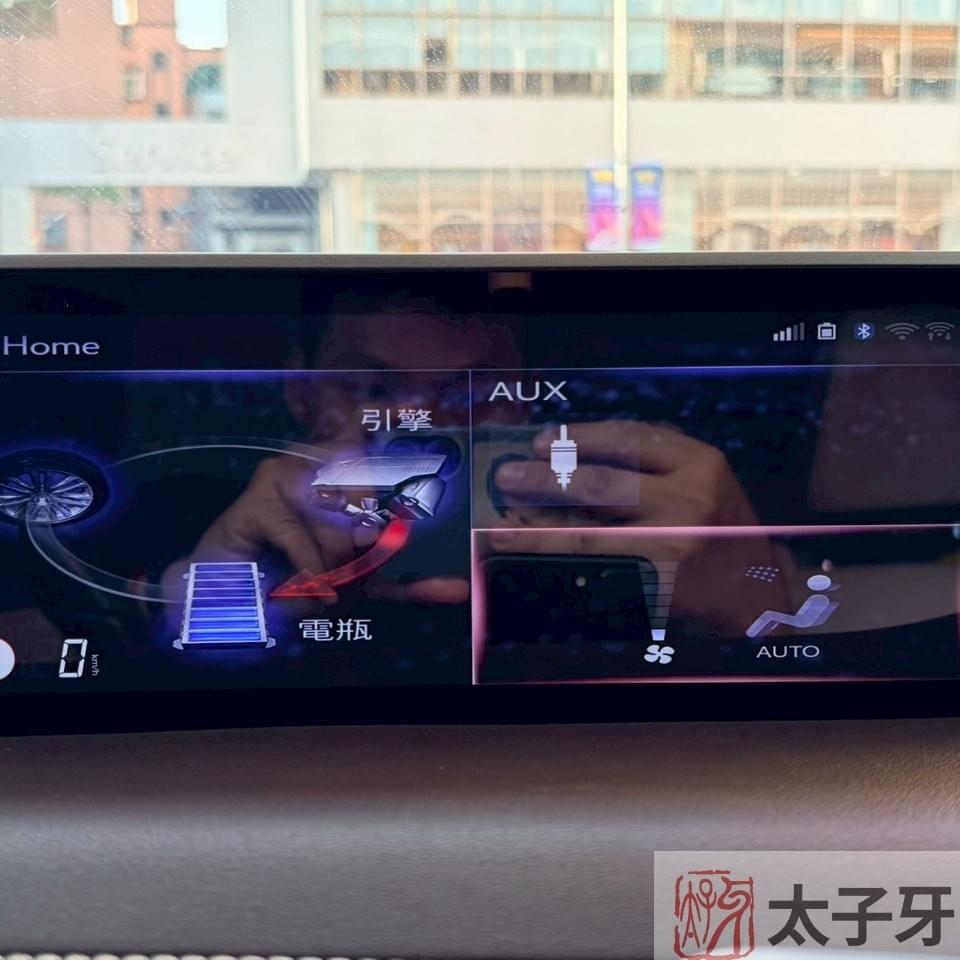 UX 原車主機反應延遲示意 UX 原車主機反應延遲示意