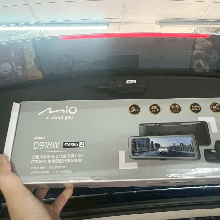 D918W 後鏡頭安裝於 HR-V 車尾玻璃示意圖 D918W 後鏡頭安裝於 HR-V 車尾玻璃示意圖