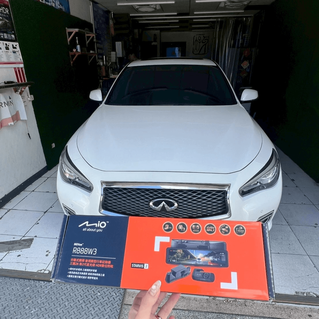 Infiniti Q50 在台北太子牙行車紀錄器專門店安裝MIO R888W3 Infiniti Q50 在台北太子牙行車紀錄器專門店安裝MIO R888W3