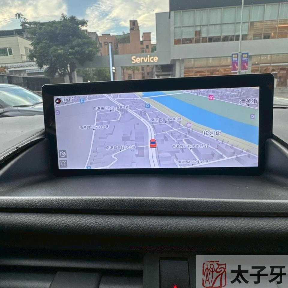 SL9H 分割螢幕(導航+影音)操作畫面 SL9H 分割螢幕(導航+影音)操作畫面