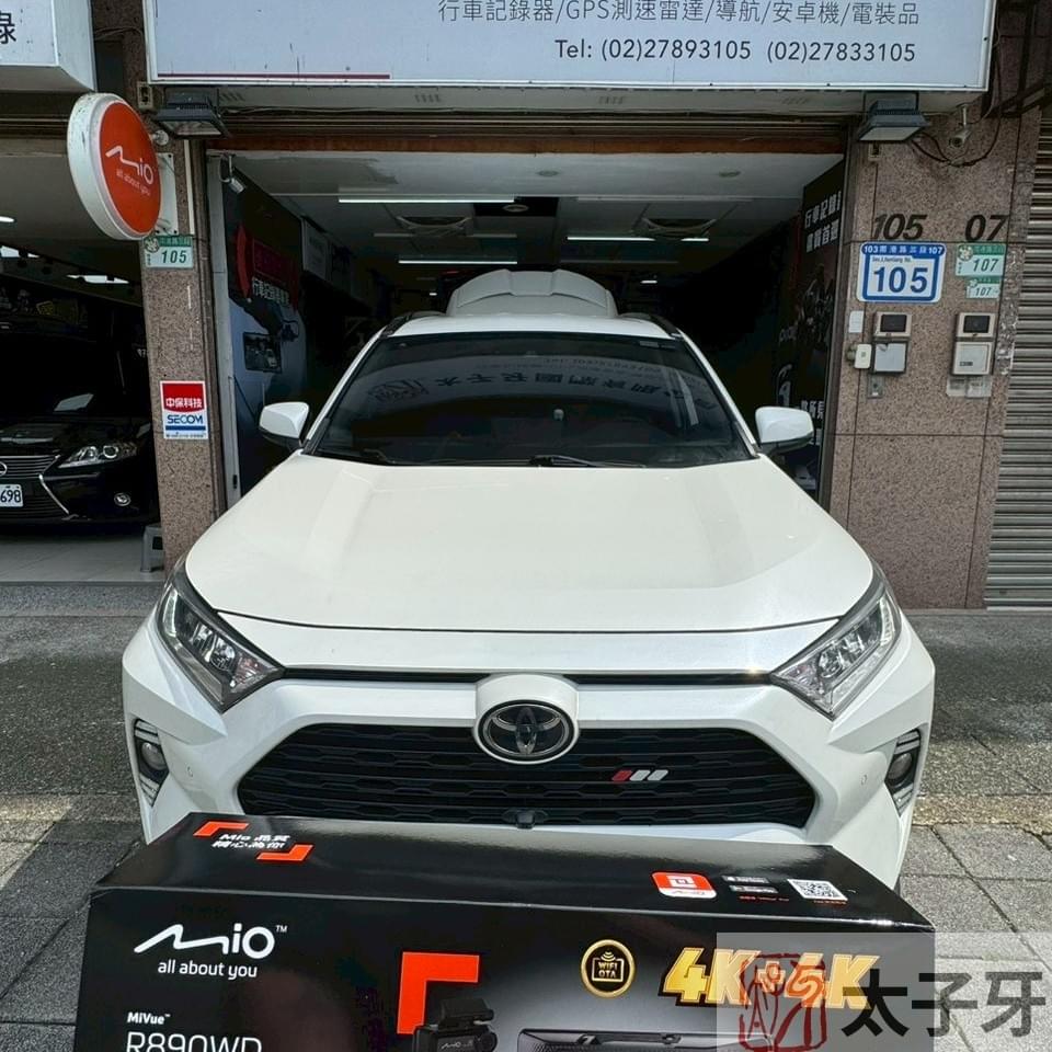 Mio R890WD 分離式前鏡頭安裝於 Toyota RAV4 Mio R890WD 分離式前鏡頭安裝於 Toyota RAV4
