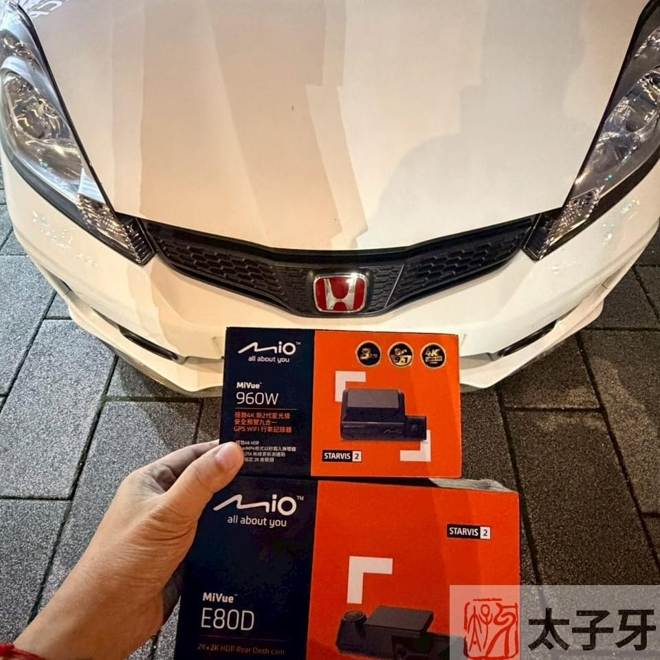 mio 960w3 安裝於 Honda Fit 前擋位置示意 mio 960w3 安裝於 Honda Fit 前擋位置示意