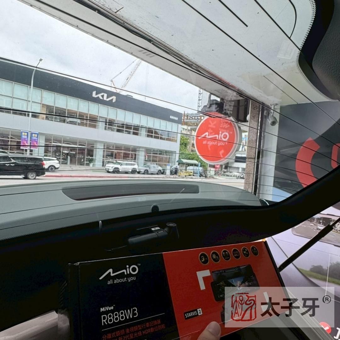 Luxgen N7 分離式前鏡頭安裝示意 Luxgen N7 分離式前鏡頭安裝示意