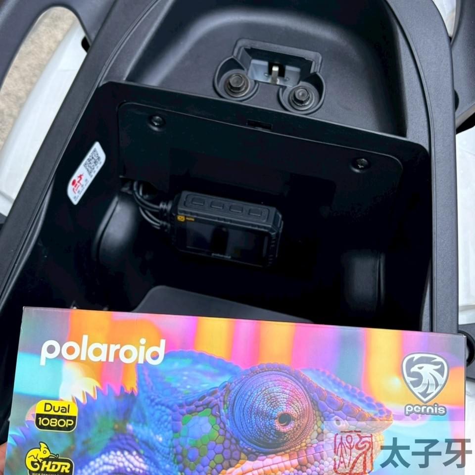 MS283WGS 主機固定於 VIVO 車廂內的隱藏式安裝 MS283WGS 主機固定於 VIVO 車廂內的隱藏式安裝