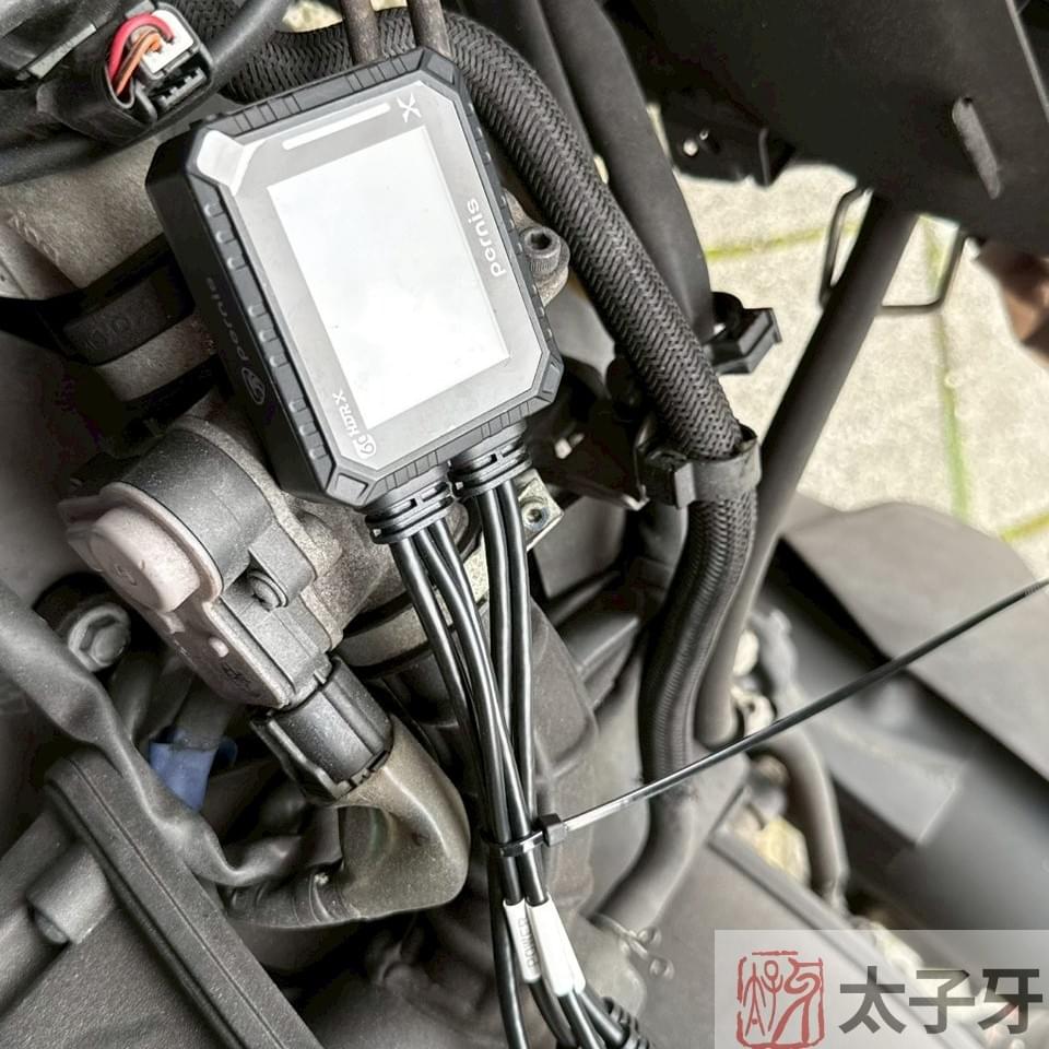 BWS 後鏡頭線材沿車架隱藏的專業施工細節 BWS 後鏡頭線材沿車架隱藏的專業施工細節