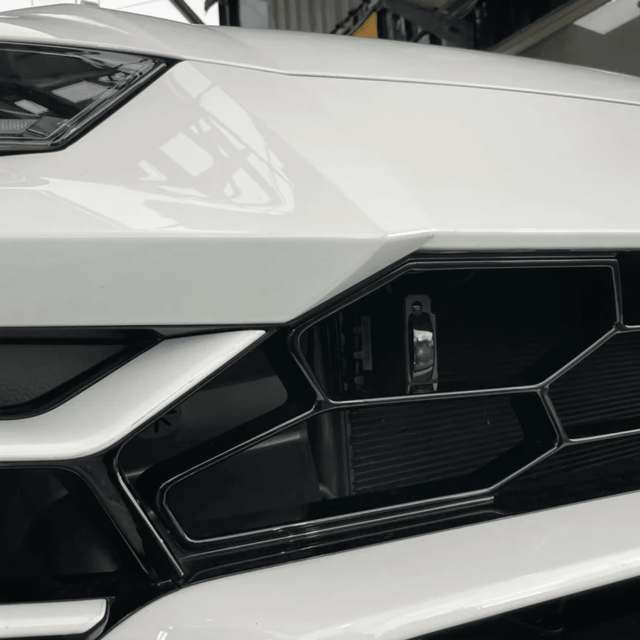 Lamborghini Urus 停放展示車頭特寫 Lamborghini Urus 停放展示車頭特寫