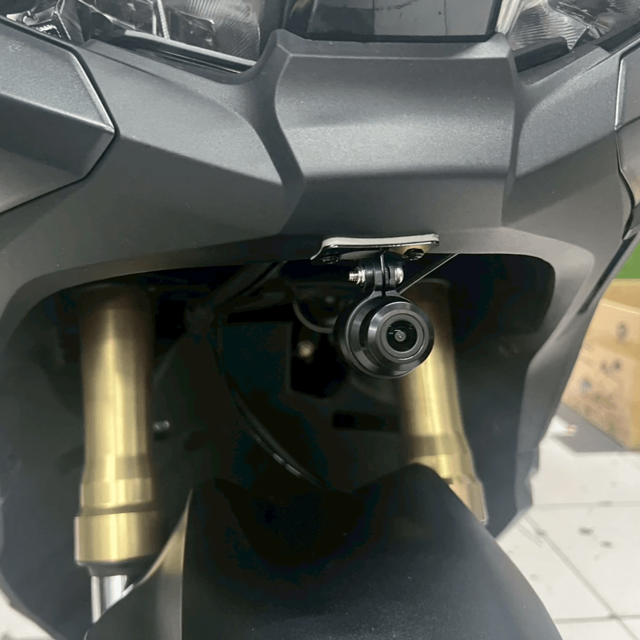 Honda ADV 行車記錄器前鏡頭安裝完工示意圖 Honda ADV 行車記錄器前鏡頭安裝完工示意圖