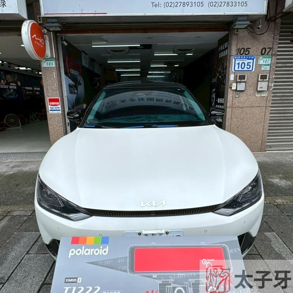 Kia EV6 安裝 Polaroid T1222 電子後視鏡 左側隱藏走線示意 Kia EV6 安裝 Polaroid T1222 電子後視鏡 左側隱藏走線示意