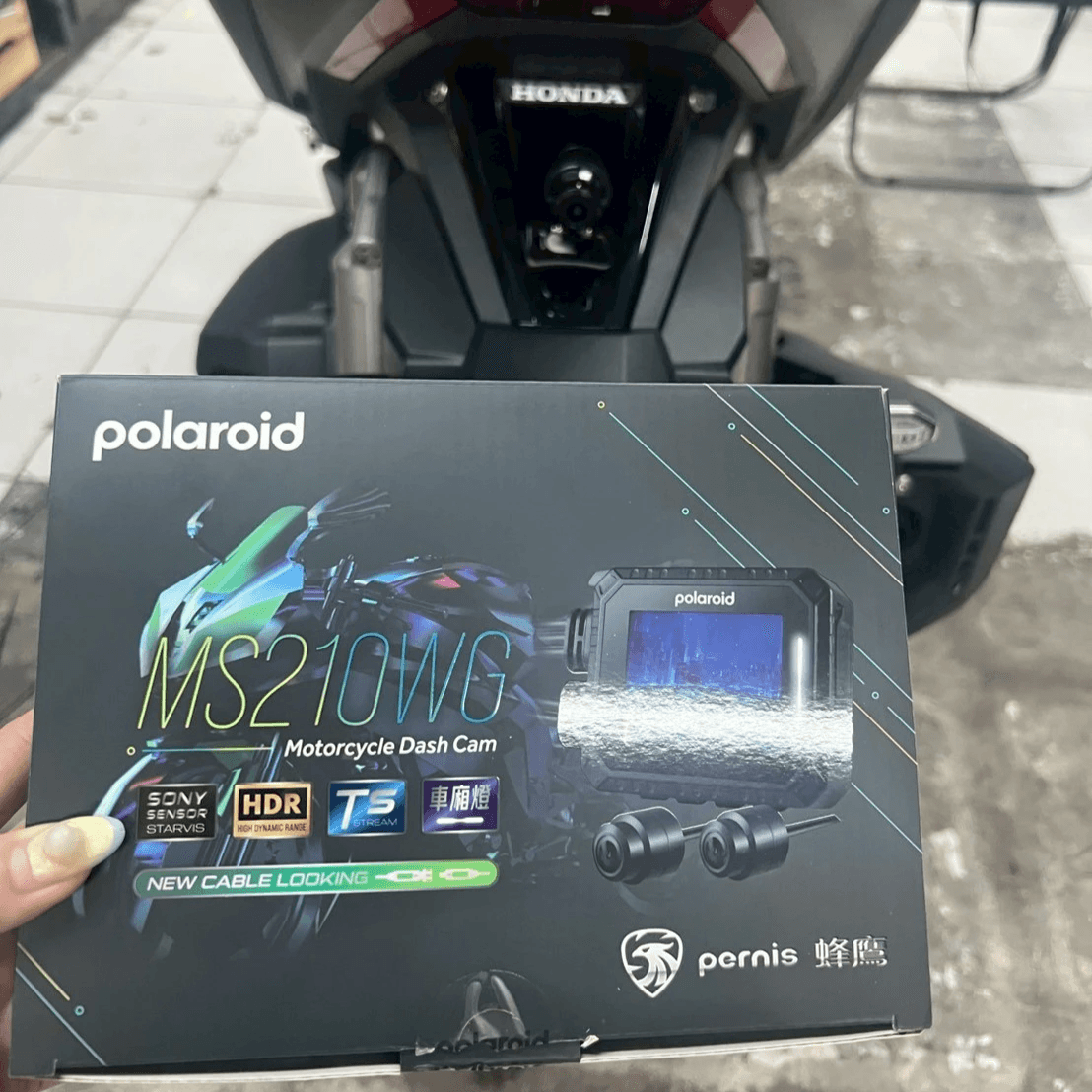 Polaroid MS210WG 後鏡頭安裝 Polaroid MS210WG 後鏡頭安裝