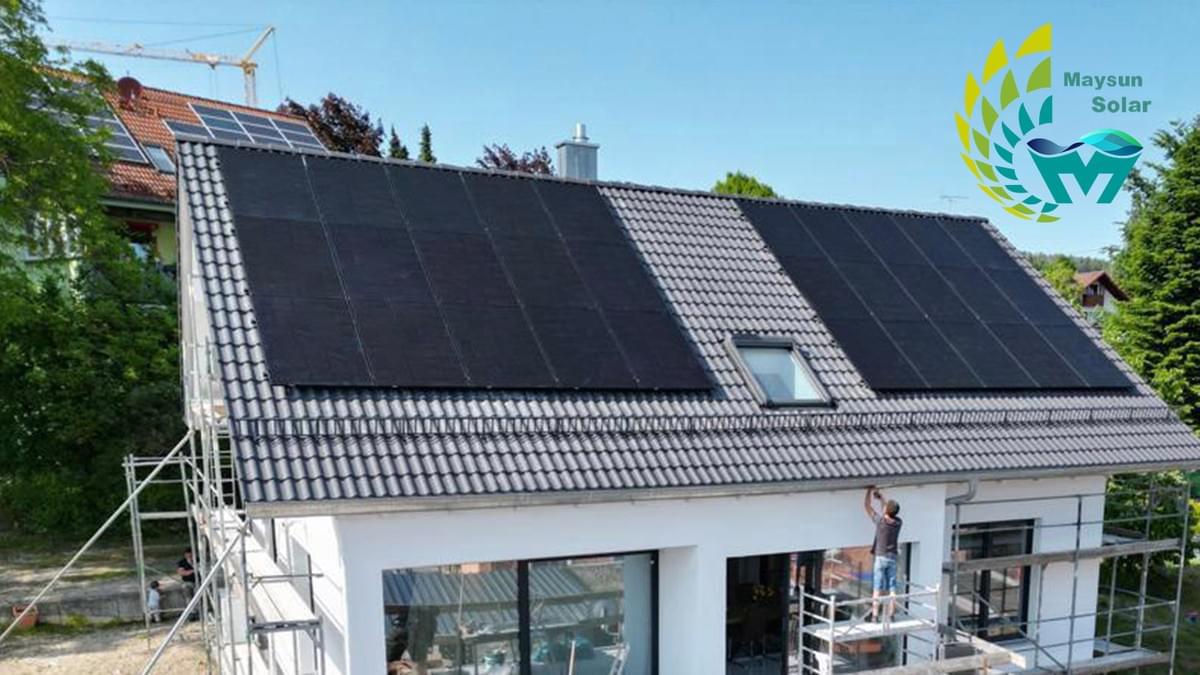 Nedan är en bild av vår kund från Tyskland som täcker sitt tak med solpaneler från Maysun Solar! Klicka på bilden för att lära dig mer om produkten! Klicka på videon för att lära dig mer om produkten! Nedan är en bild av vår kund från Tyskland som täcker sitt tak med solpaneler från Maysun Solar! Klicka på bilden för att lära dig mer om produkten! Klicka på videon för att lära dig mer om produkten!