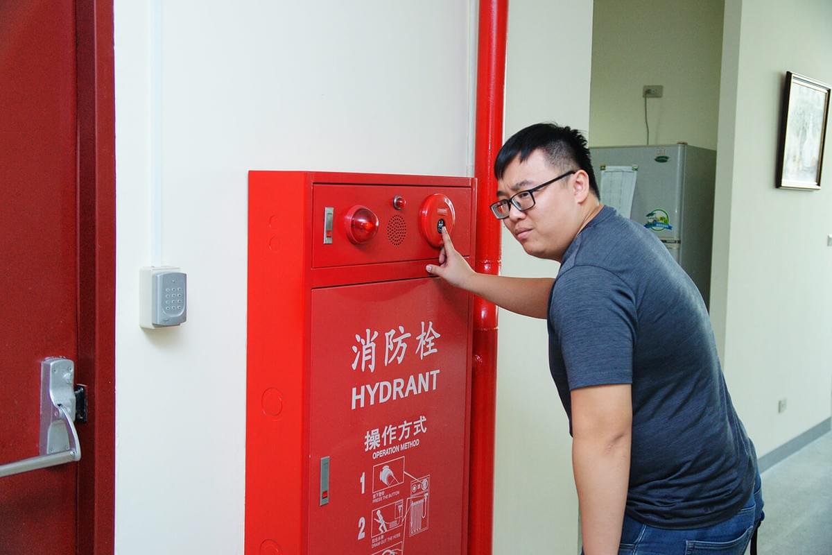 全國防災守護協會內政部立案全國性團體,北中南皆有據點及講師,免費義務性的教育訓練和講習,授課證明,消防大隊,法定年度課程,消防安全、災害危機與應變能力、勞工安全與職業災害、天然災害預防與保命方法、防火防災避難逃生、用電安全哈姆立克.AED .CPR設備實作講解、婦幼安全、兩性平等、性騷擾防範/防暴安全、紓壓解壓、安全防護宣導、民防團與全民國防、校園安全與校園霸凌。 全國防災守護協會內政部立案全國性團體,北中南皆有據點及講師,免費義務性的教育訓練和講習,授課證明,消防大隊,法定年度課程,消防安全、災害危機與應變能力、勞工安全與職業災害、天然災害預防與保命方法、防火防災避難逃生、用電安全哈姆立克.AED .CPR設備實作講解、婦幼安全、兩性平等、性騷擾防範/防暴安全、紓壓解壓、安全防護宣導、民防團與全民國防、校園安全與校園霸凌。