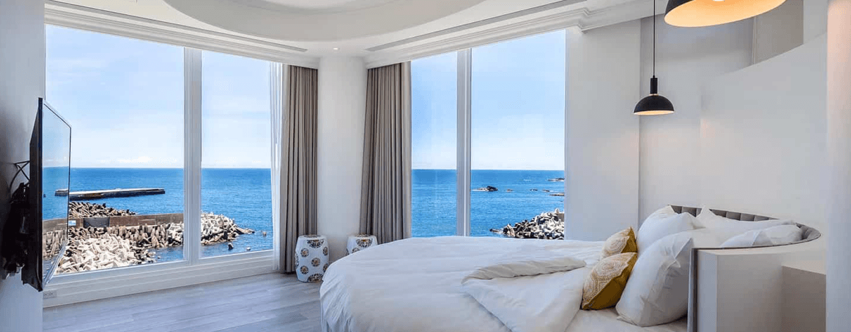 亞洲唯一燈塔飯店!宜蘭南方澳光之旅BRIGHTHOUSE包棟.絕美無敵面海房一泊三食2日