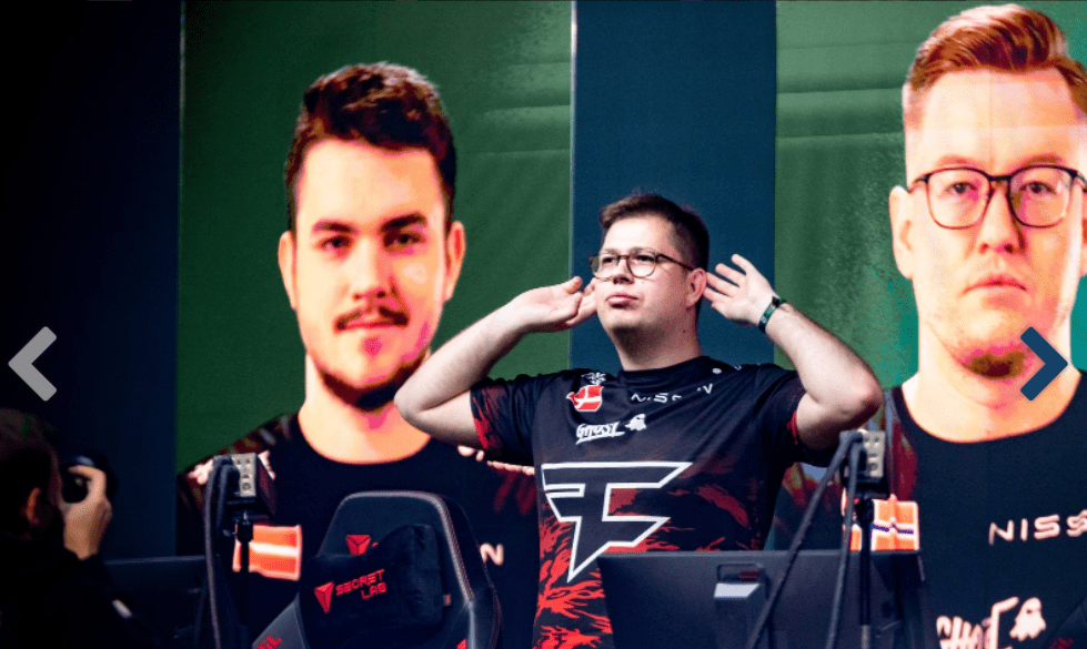 Faze欢呼胜利 Faze欢呼胜利