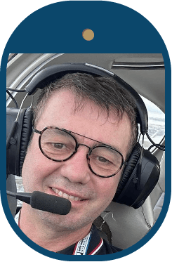 Portrait de Jérôme Castany, Secrétaire Général de l'aéroclub Hérault Montpellier Occitanie Portrait de Jérôme Castany, Secrétaire Général de l'aéroclub Hérault Montpellier Occitanie