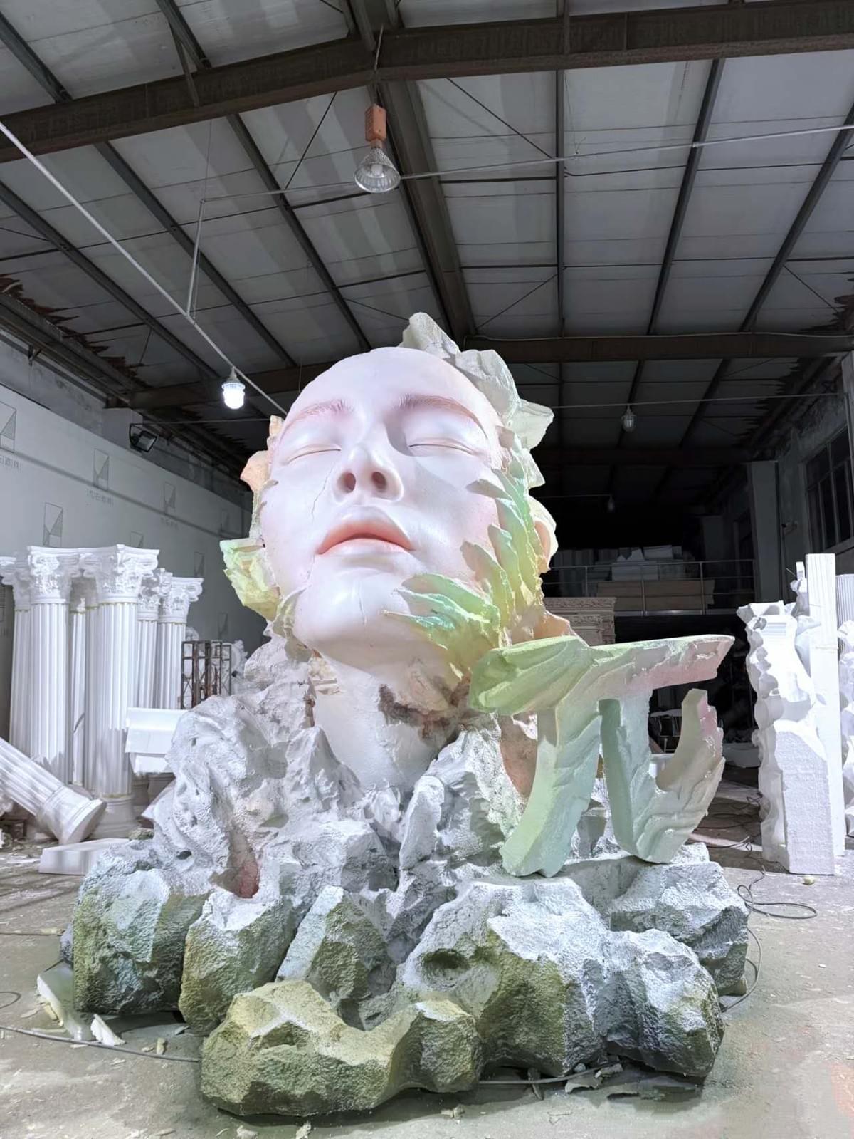 brand sculpture brand sculpture