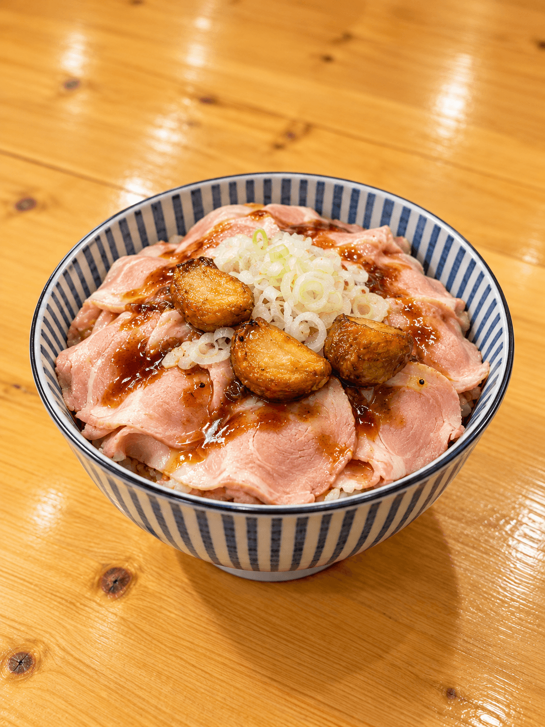 豚屋巣窟(あじと)新メニュー「ローストポーク丼」 豚屋巣窟(あじと)新メニュー「ローストポーク丼」