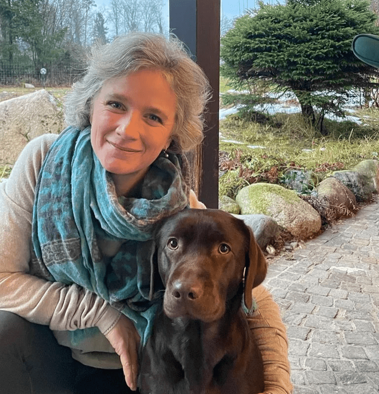 Wegbegleiterin Simone Karl Wegbegleiterin Simone Karl