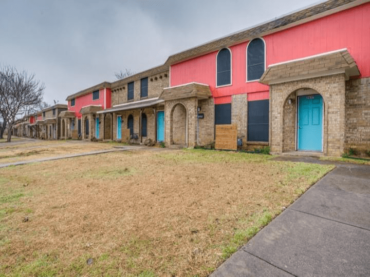 El Paso on the Park exterior El Paso on the Park exterior