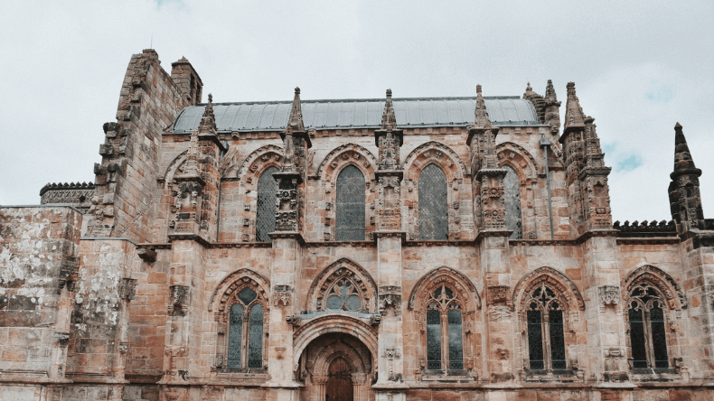 Experience the exquisite craftsmanship of Rosslyn Chapel's carvings Experience the exquisite craftsmanship of Rosslyn Chapel's carvings