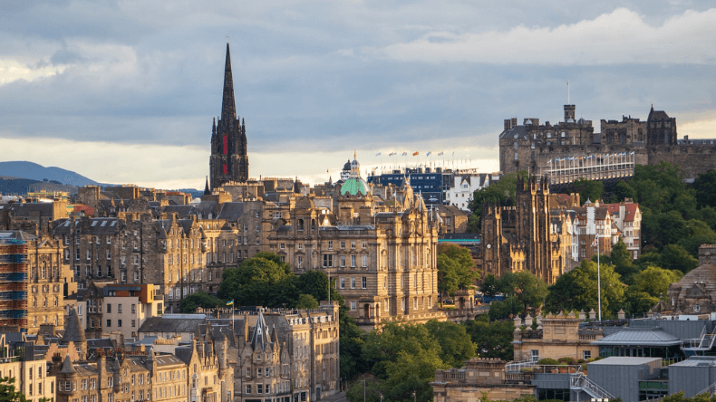 City tour of Edinburgh's top attractions City tour of Edinburgh's top attractions