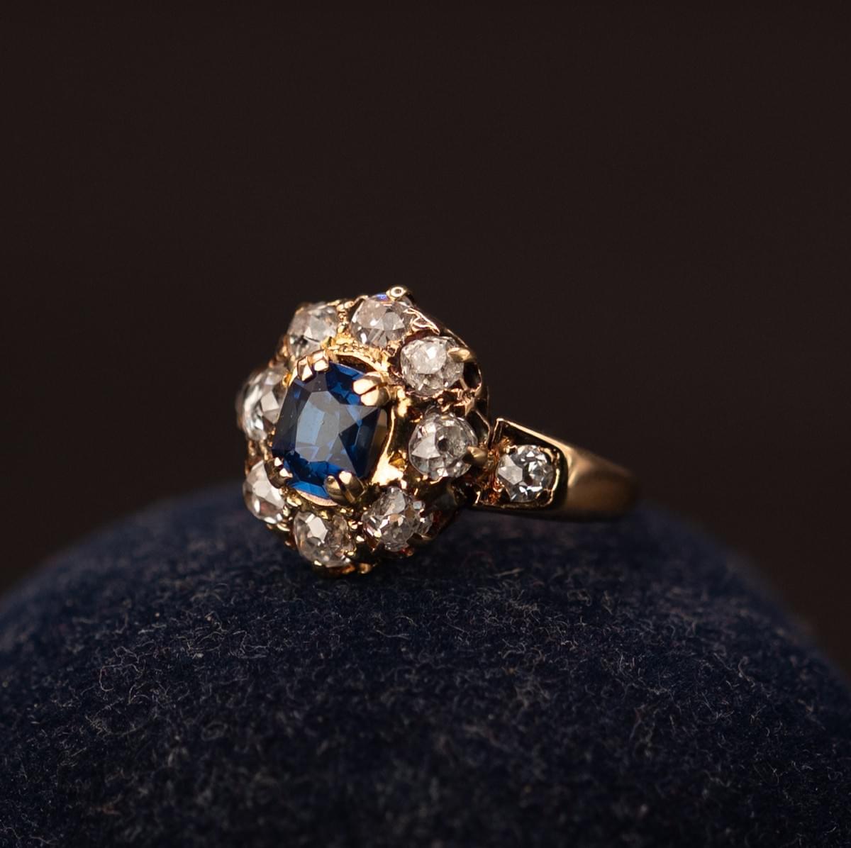 Sapphire and diamond cluster ring