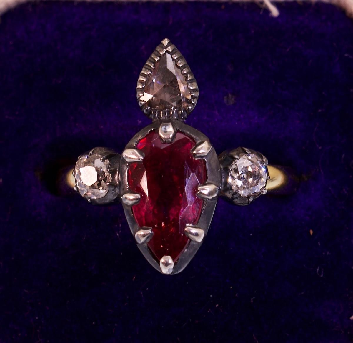 Jewels between Love & Death