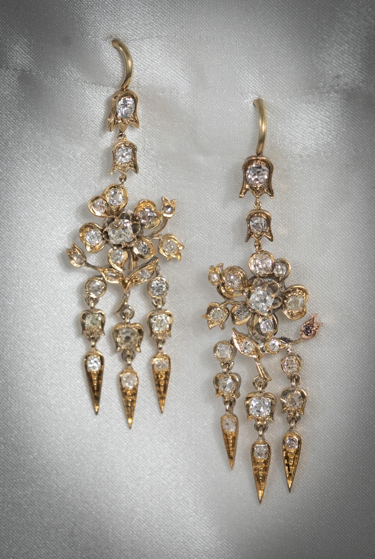 Diamond flower dangling earrings